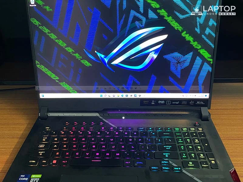 Per Key customizable RGB keyboard of the Asus ROG Strix Scar 17 SE Gaming Laptop